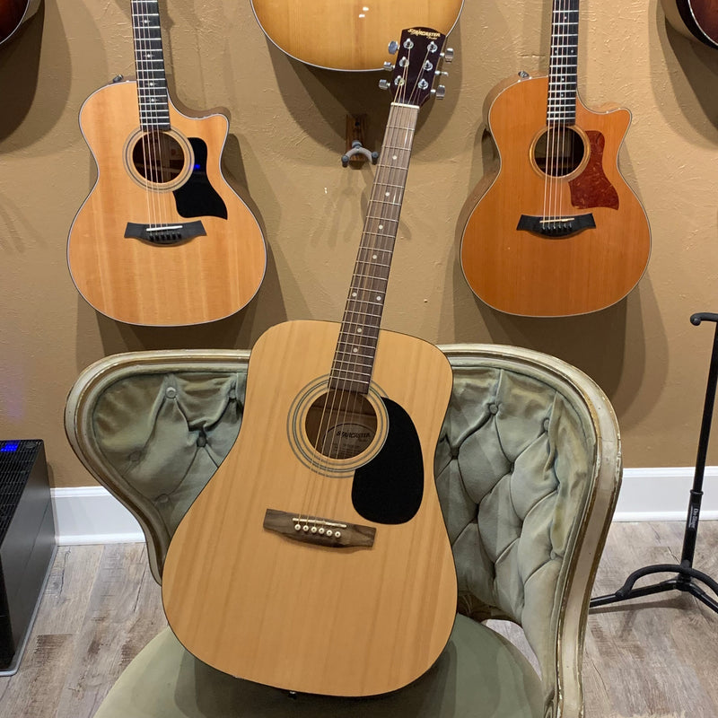 Used Fender Starcaster Acoustic Guitar w/ Bag - Natural