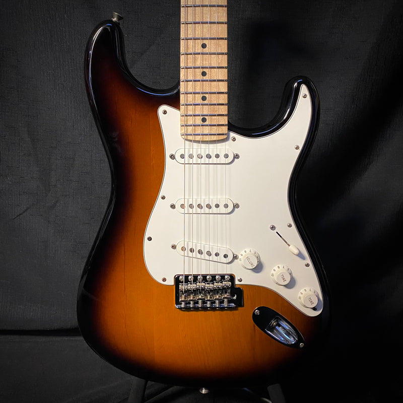 Used 2013 Fender American Special Stratocaster w/ Bag - Sunburst 101624