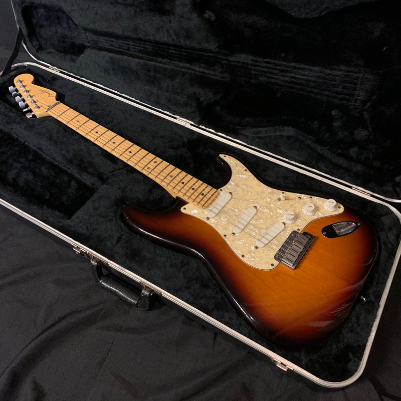 Used 1997 Fender Strat Plus Deluxe w/ Case - Sunburst 112524